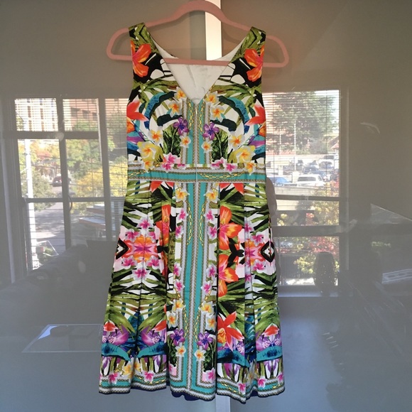 SOLD - Retro tropical print dress with pockets - Picture 3 of 7